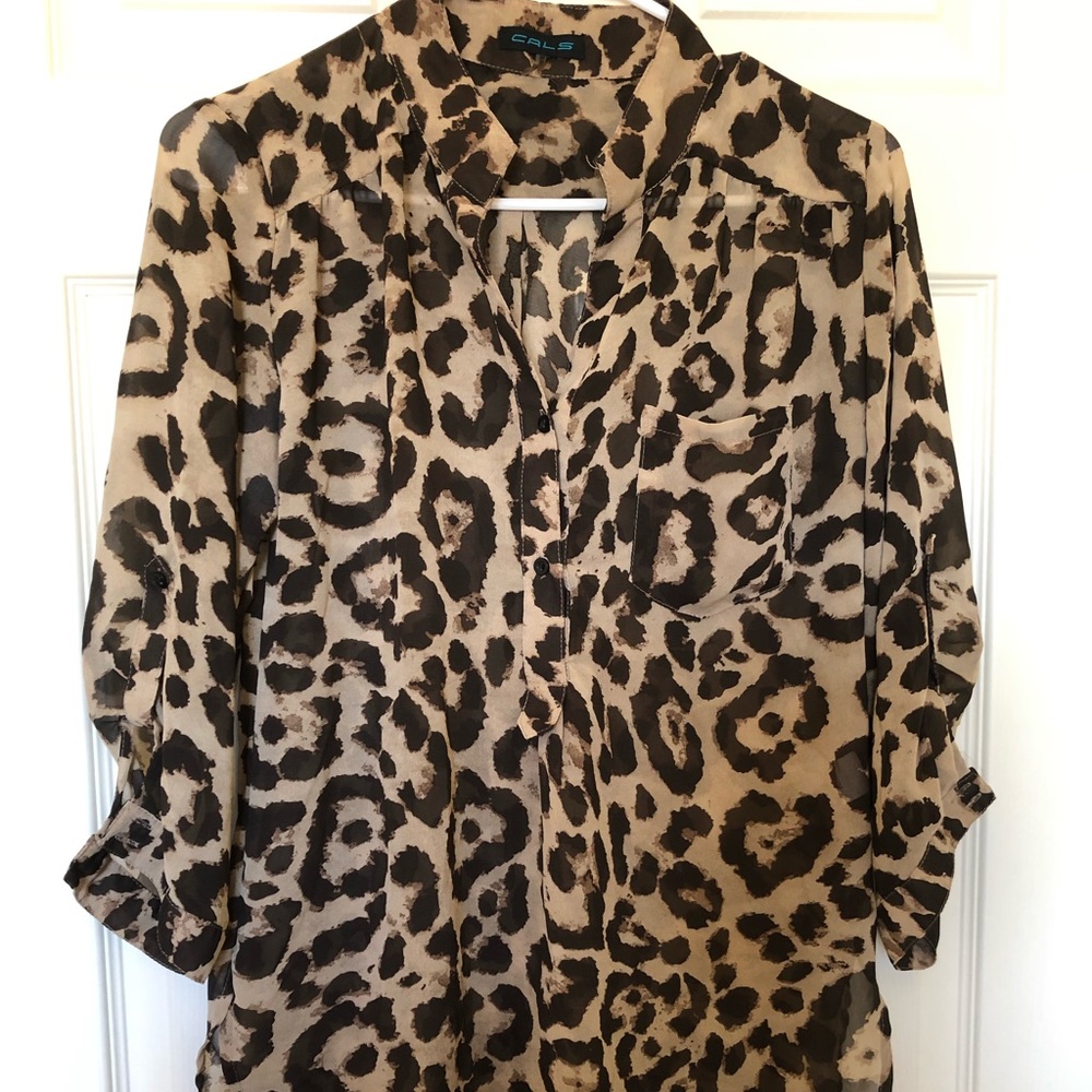 Leopard boutique top size small